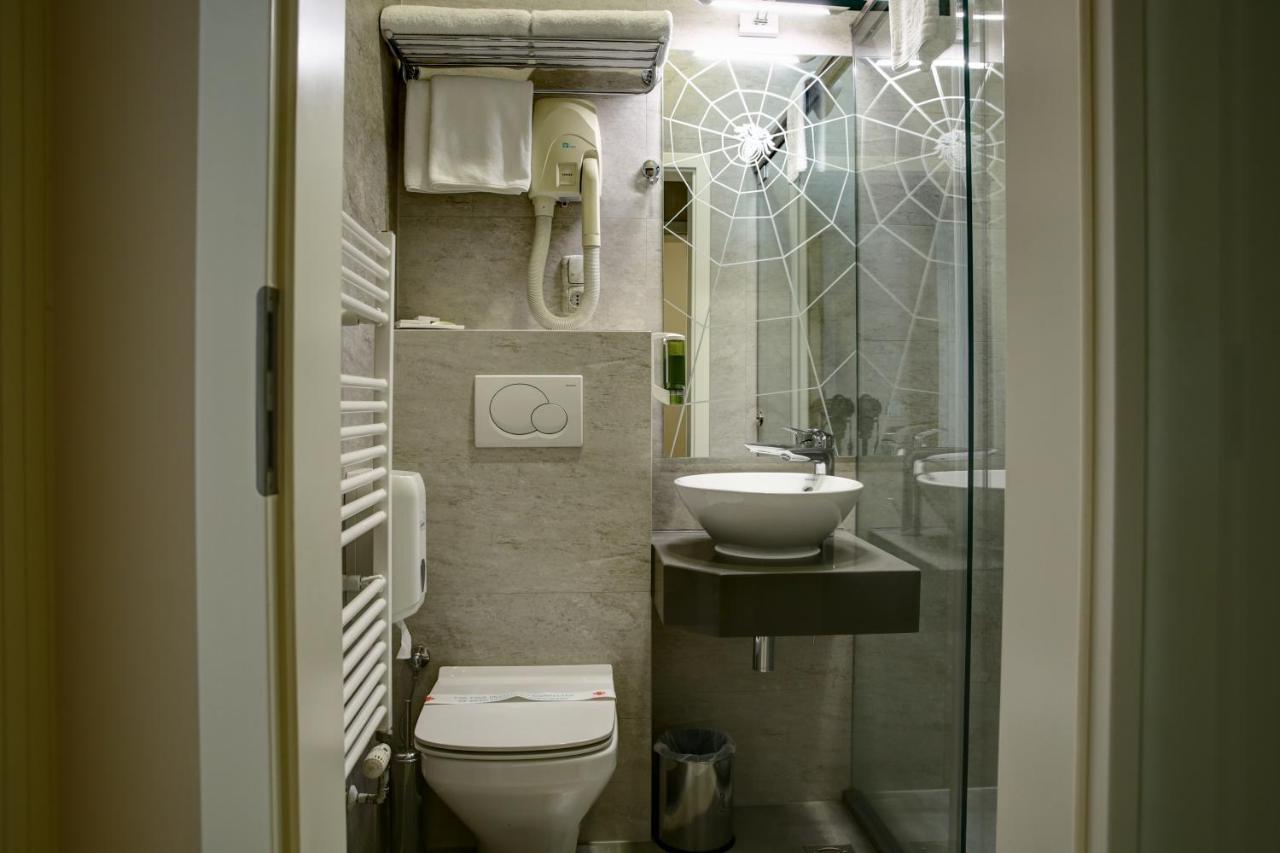 Hotel Gorenje Priștina Exterior foto